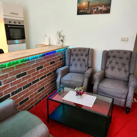 Mbawa Apartment *